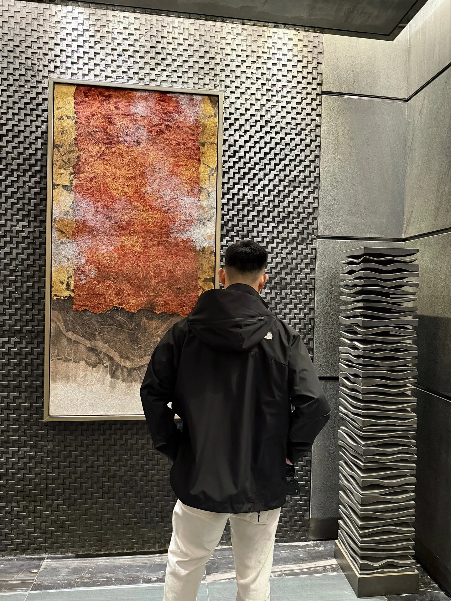 「 」